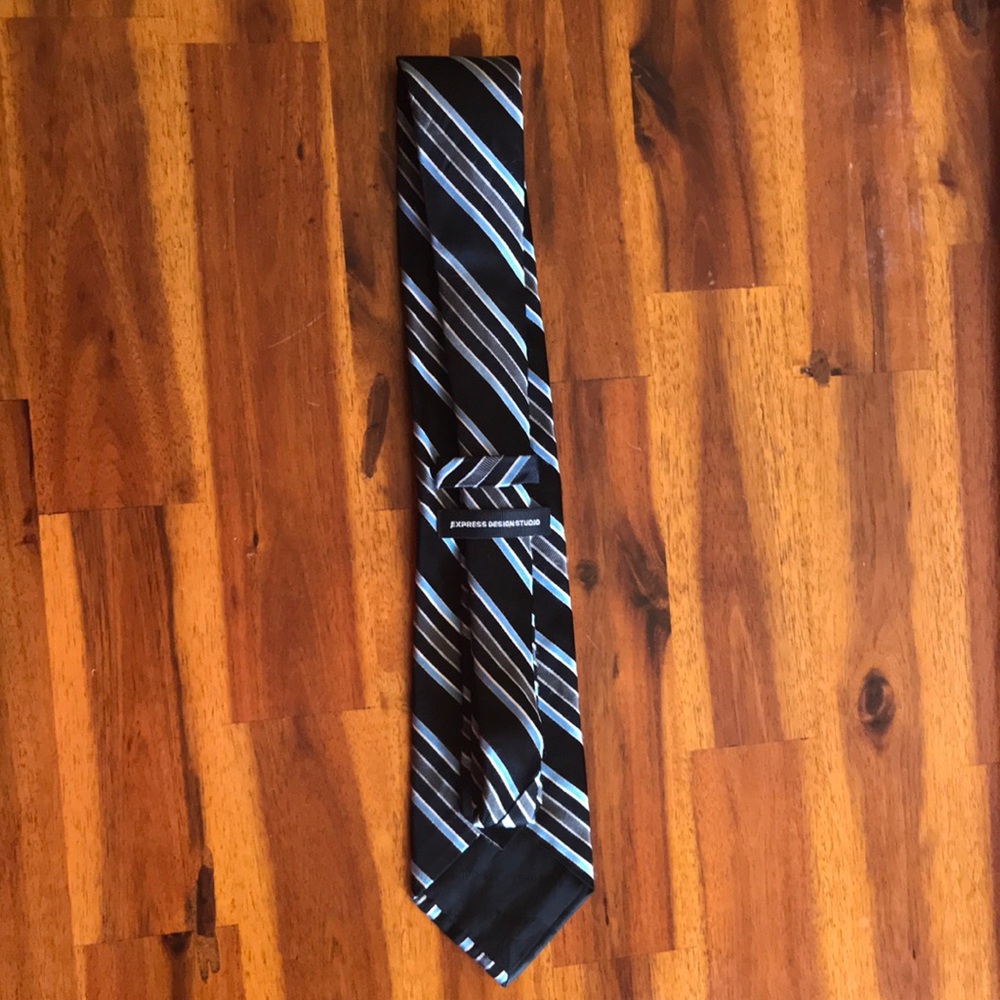 Express Tie - Picture 2 of 4